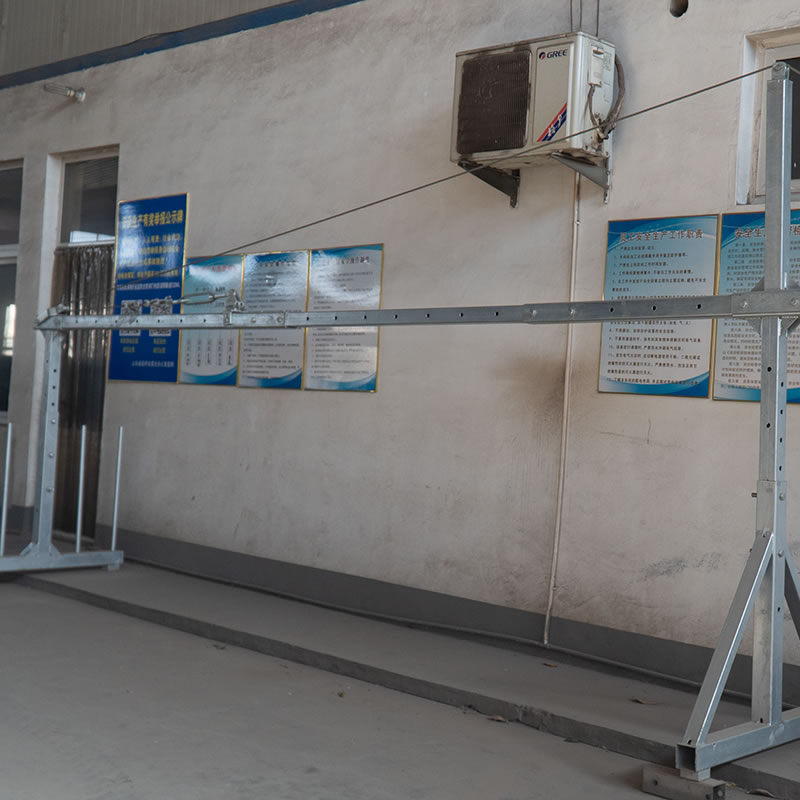 Plate-forme suspendue en corde de panier