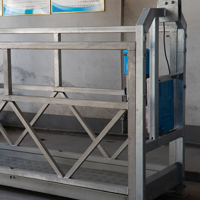 Systèmes d'échafaudages suspendus de grande hauteur